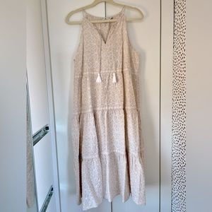 Like NEW. Vineyard Vines midi sundress in tan linen with white embroidery detail